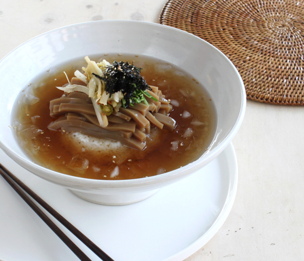 살얼음 겨울묵밥